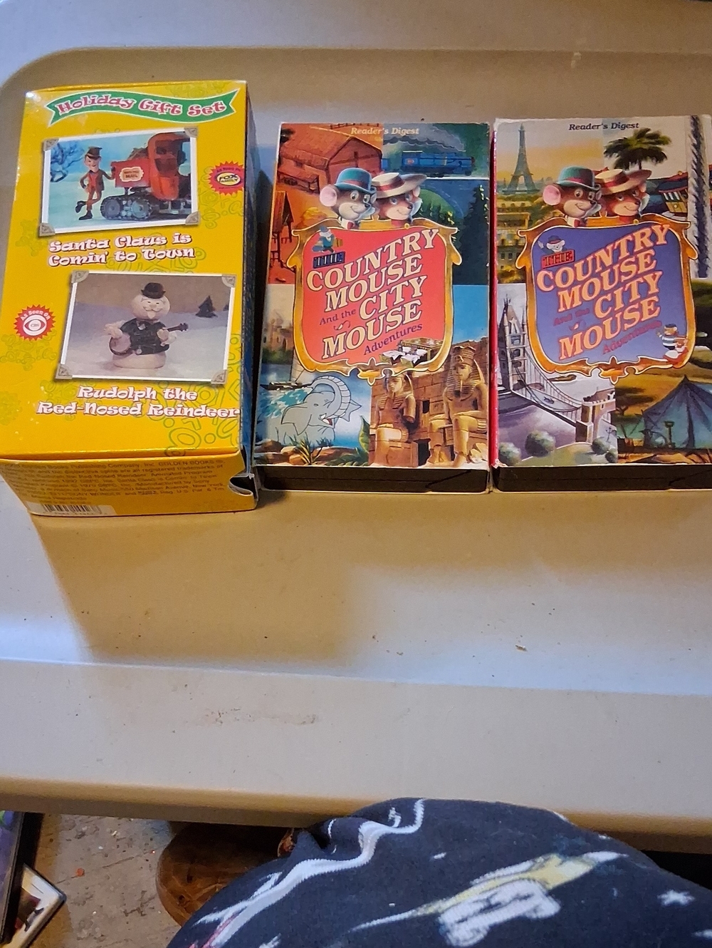 Vintage Kids VHS Lot Rudolph Santa Claus Country Mouse City Mouse 4 Tape